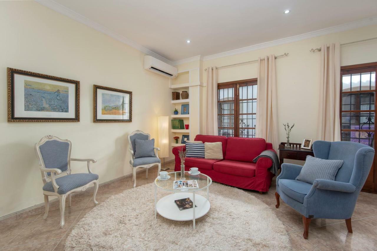 Downtown -parking Included- Apartment *